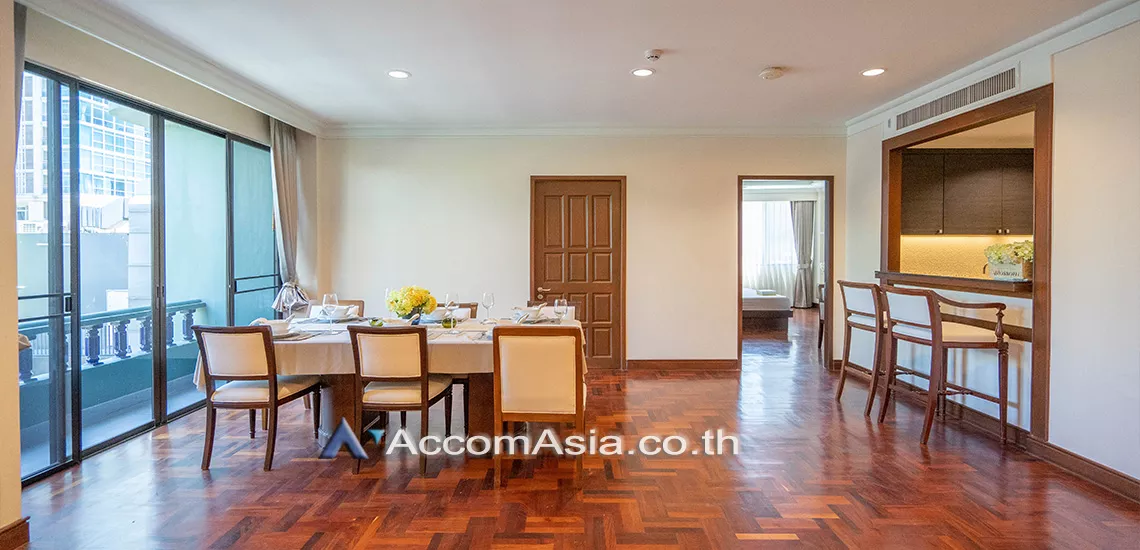  2 Bedrooms  Apartment For Rent in Ploenchit, Bangkok  near BTS Ploenchit (AA18846)