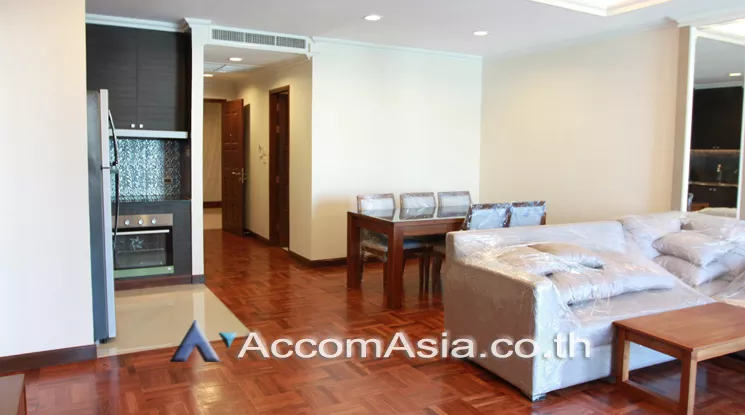  2 Bedrooms  Apartment For Rent in Ploenchit, Bangkok  near BTS Ploenchit (AA18848)