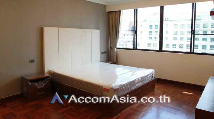  2 Bedrooms  Apartment For Rent in Ploenchit, Bangkok  near BTS Ploenchit (AA18848)