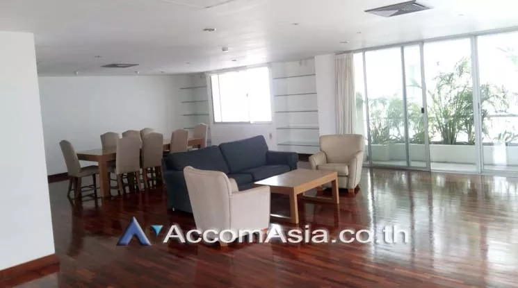 Pet friendly |  The spacious greenery apartment Apartment  3 Bedroom for Rent BTS Surasak in Sathorn Bangkok