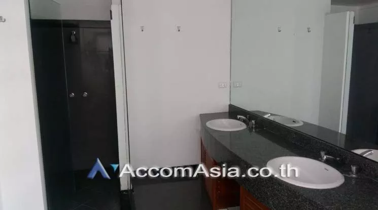 13  3 br Apartment For Rent in Sathorn ,Bangkok BTS Surasak at The spacious greenery apartment AA18849