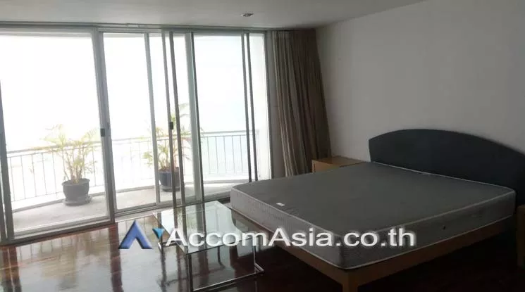 4  3 br Apartment For Rent in Sathorn ,Bangkok BTS Surasak at The spacious greenery apartment AA18849