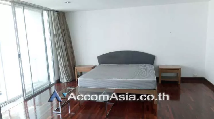 5  3 br Apartment For Rent in Sathorn ,Bangkok BTS Surasak at The spacious greenery apartment AA18849