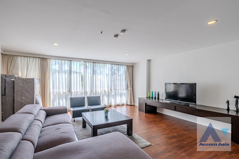 Pet friendly |  High-end Low Rise  Apartment  3 Bedroom for Rent BTS Surasak in Silom Bangkok
