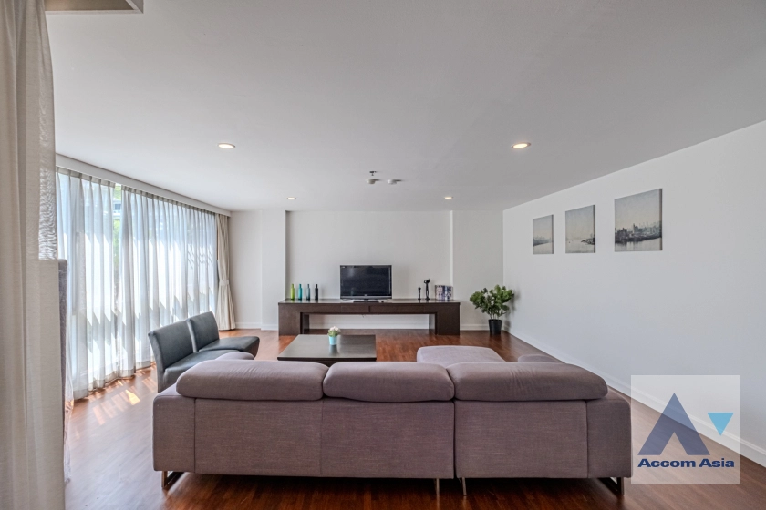 4  3 br Apartment For Rent in Silom ,Bangkok BTS Surasak at High-end Low Rise  AA18850