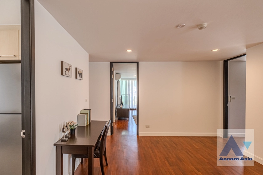 6  3 br Apartment For Rent in Silom ,Bangkok BTS Surasak at High-end Low Rise  AA18850