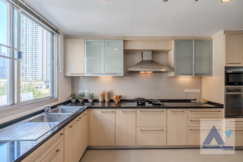 7  3 br Apartment For Rent in Silom ,Bangkok BTS Surasak at High-end Low Rise  AA18850