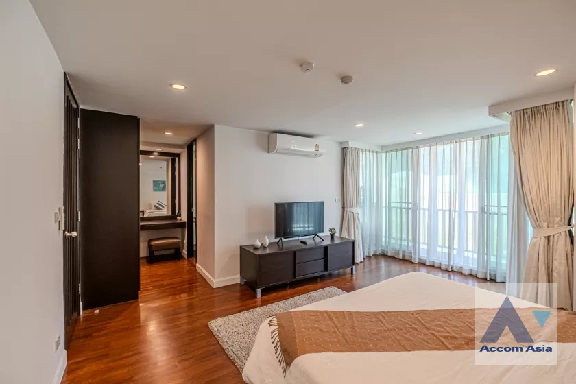 9  3 br Apartment For Rent in Silom ,Bangkok BTS Surasak at High-end Low Rise  AA18850