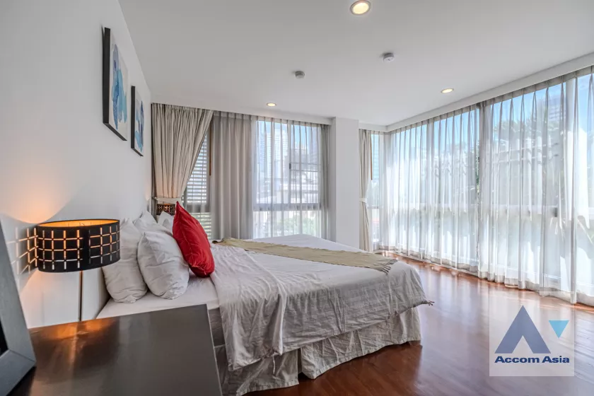 13  3 br Apartment For Rent in Silom ,Bangkok BTS Surasak at High-end Low Rise  AA18850