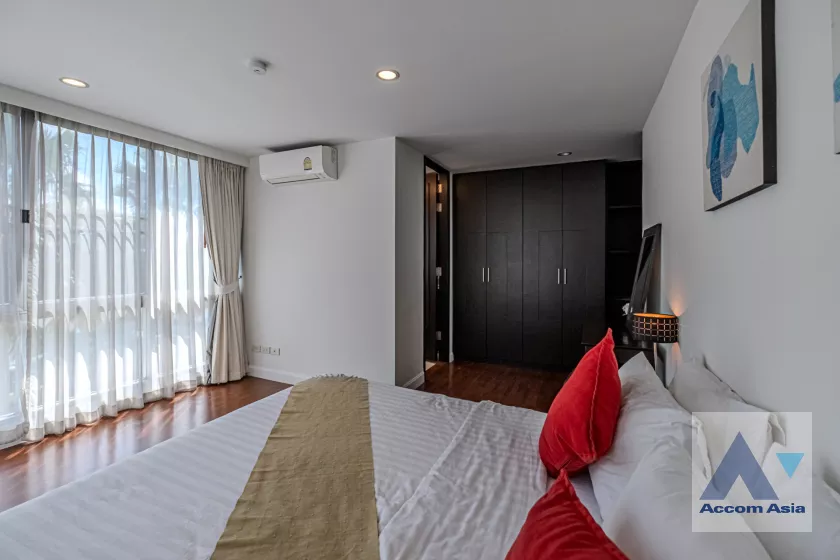 14  3 br Apartment For Rent in Silom ,Bangkok BTS Surasak at High-end Low Rise  AA18850