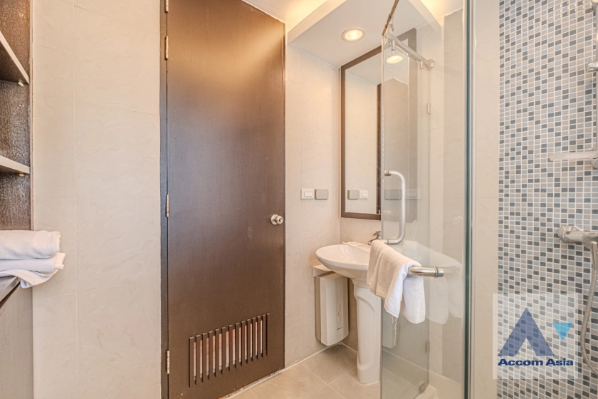 16  3 br Apartment For Rent in Silom ,Bangkok BTS Surasak at High-end Low Rise  AA18850