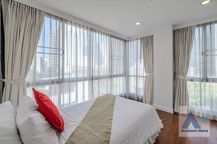 19  3 br Apartment For Rent in Silom ,Bangkok BTS Surasak at High-end Low Rise  AA18850