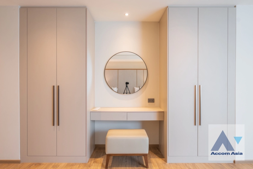 23  3 br Apartment for rent and sale in Sukhumvit ,Bangkok BTS Ekkamai at Classic contemporary 10284