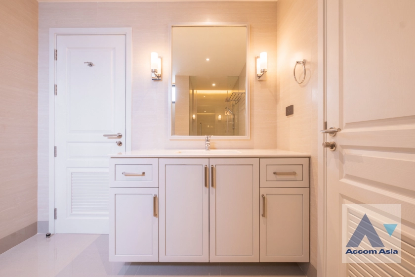 28  3 br Apartment for rent and sale in Sukhumvit ,Bangkok BTS Ekkamai at Classic contemporary 10284