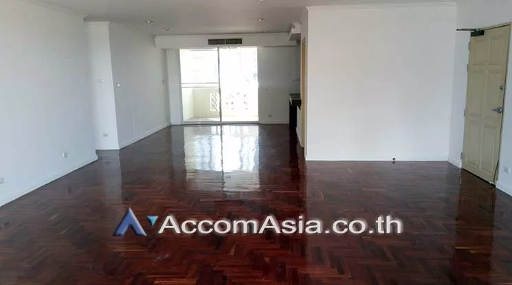 unitPet friendly |  3 Bedrooms  Apartment For Rent in Sathorn, Bangkok  near BTS Chong Nonsi (AA18859)