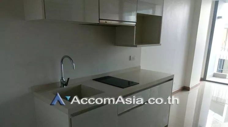 unit 1 Bedroom  Condominium For Sale in Sukhumvit, Bangkok  near BTS Phrom Phong (AA18893)