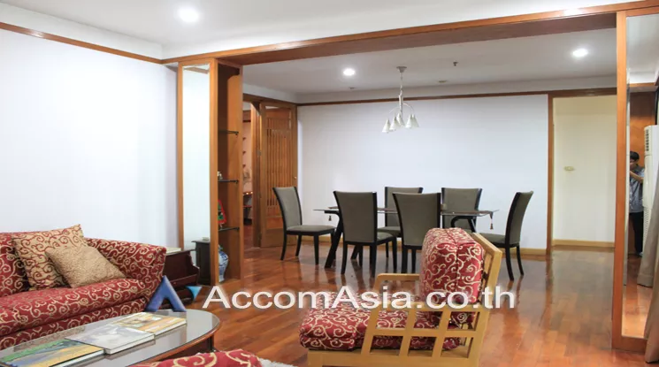 Pet friendly |  3 Bedrooms  Condominium For Rent in Ploenchit, Bangkok  near BTS Chitlom (21150)