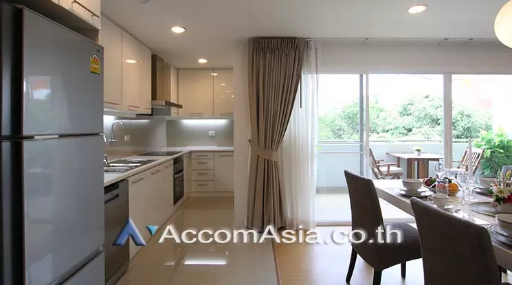  2 Bedrooms  Apartment For Rent in Sukhumvit, Bangkok  near BTS Ekkamai (AA18898)