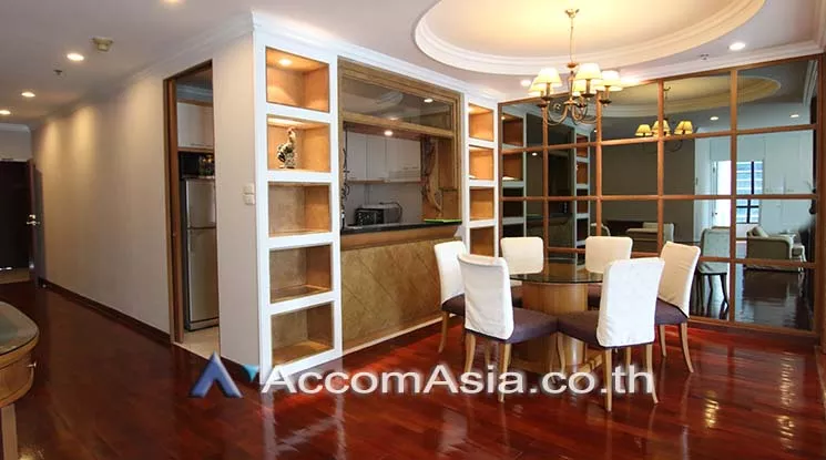 unit 2 Bedrooms  Condominium For Rent in Ploenchit, Bangkok  near BTS Chitlom (AA18911)