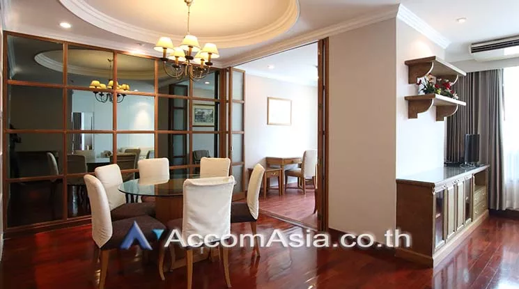 unit 2 Bedrooms  Condominium For Rent in Ploenchit, Bangkok  near BTS Chitlom (AA18911)
