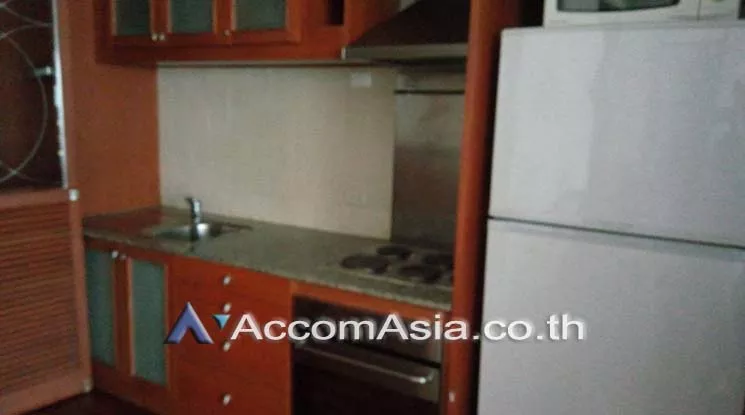 unit 2 Bedrooms  Condominium For Rent in Ploenchit, Bangkok  near BTS Chitlom (AA18913)