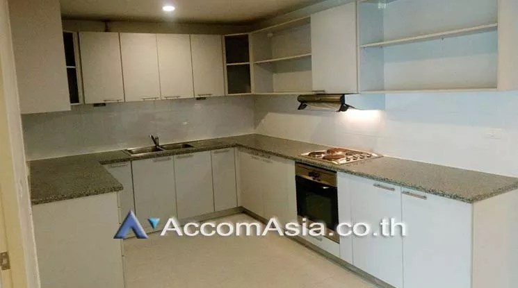 Pet friendly |  3 Bedrooms  Apartment For Rent in Ploenchit, Bangkok  near BTS Ploenchit (AA18931)