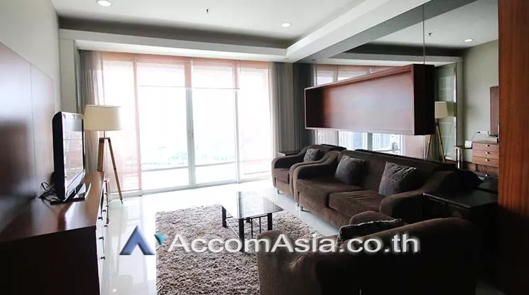 unit 2 Bedrooms  Condominium For Rent in Ploenchit, Bangkok  near BTS Ratchadamri (AA18934)