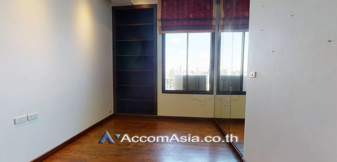 Duplex Condo |  2 Bedrooms  Condominium For Sale in Sukhumvit, Bangkok  near BTS Thong Lo (AA18963)