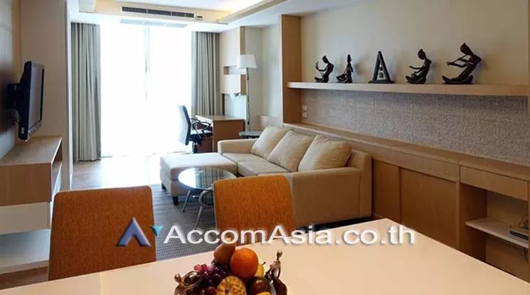 unit 1 Bedroom  Condominium For Rent in Ploenchit, Bangkok  near BTS Ratchadamri (AA18972)