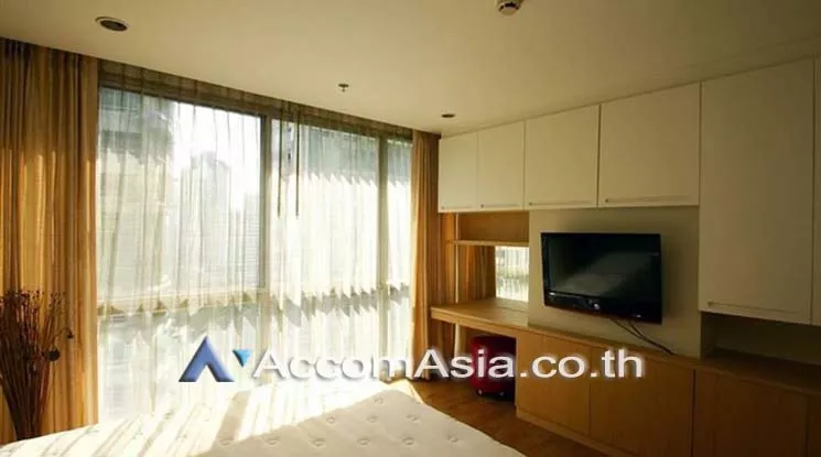  1 Bedroom  Condominium For Rent in Ploenchit, Bangkok  near BTS Ratchadamri (AA18972)
