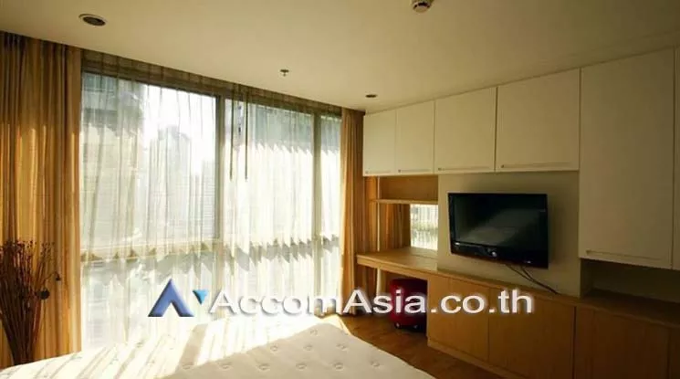 unit 1 Bedroom  Condominium For Rent in Ploenchit, Bangkok  near BTS Ratchadamri (AA18972)