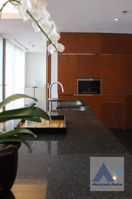 5  2 br Condominium for rent and sale in Ploenchit ,Bangkok BTS Ratchadamri at Hansar Residence AA18973