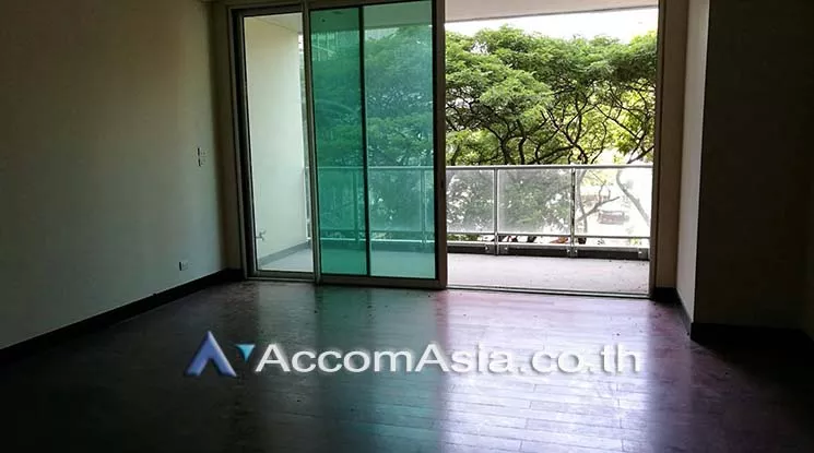  2 Bedrooms  Condominium For Sale in Ploenchit, Bangkok  near BTS Chitlom (AA18977)