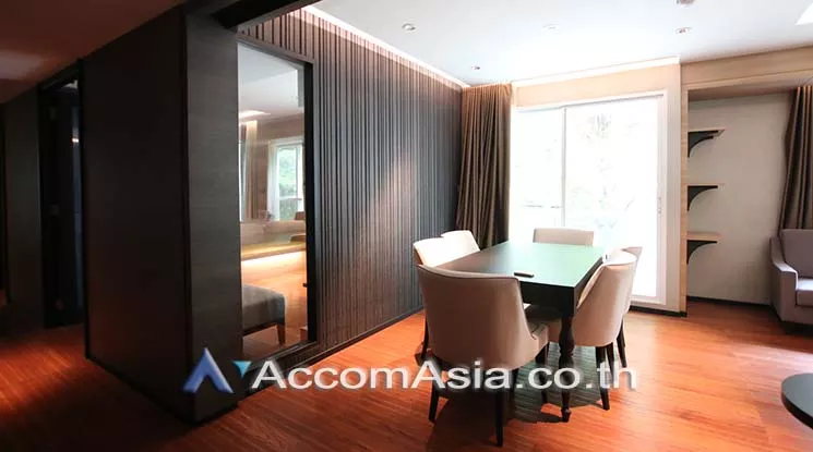  2 Bedrooms  Condominium For Sale in Ploenchit, Bangkok  near BTS Ratchadamri (AA18980)