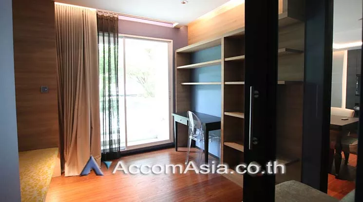 5  2 br Condominium For Sale in Ploenchit ,Bangkok BTS Ratchadamri at Sarasini Residence AA18980