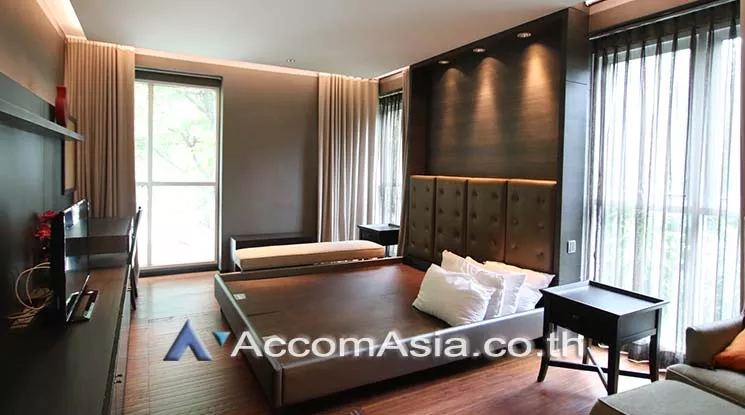 8  2 br Condominium For Sale in Ploenchit ,Bangkok BTS Ratchadamri at Sarasini Residence AA18982