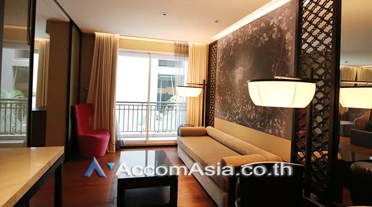  1 Bedroom  Condominium For Sale in Ploenchit, Bangkok  near BTS Ratchadamri (AA18983)