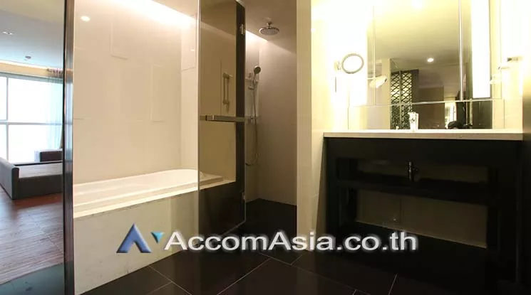 7  1 br Condominium For Sale in Ploenchit ,Bangkok BTS Ratchadamri at Sarasini Residence AA18983