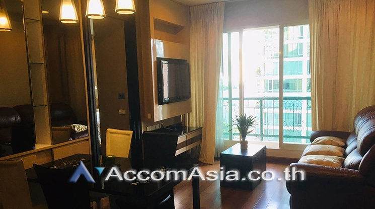unit 2 Bedrooms  Condominium For Rent in Ploenchit, Bangkok  near BTS Chitlom (AA18994)