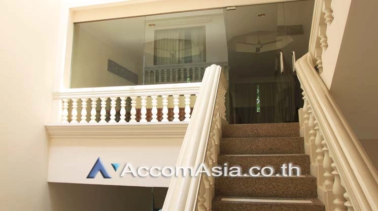 22  5 br Townhouse for rent and sale in Sukhumvit ,Bangkok BTS Phra khanong AA18996