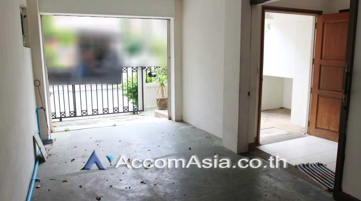 25  5 br Townhouse for rent and sale in Sukhumvit ,Bangkok BTS Phra khanong AA18996
