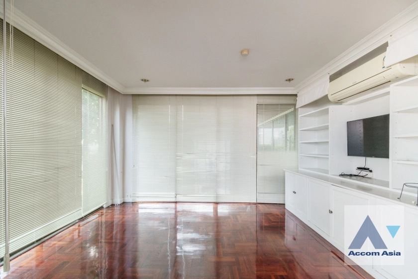 19  4 br Apartment For Rent in Sukhumvit ,Bangkok BTS Phrom Phong at Pet friendly - High rise Apartment in Phrom Phong AA19041