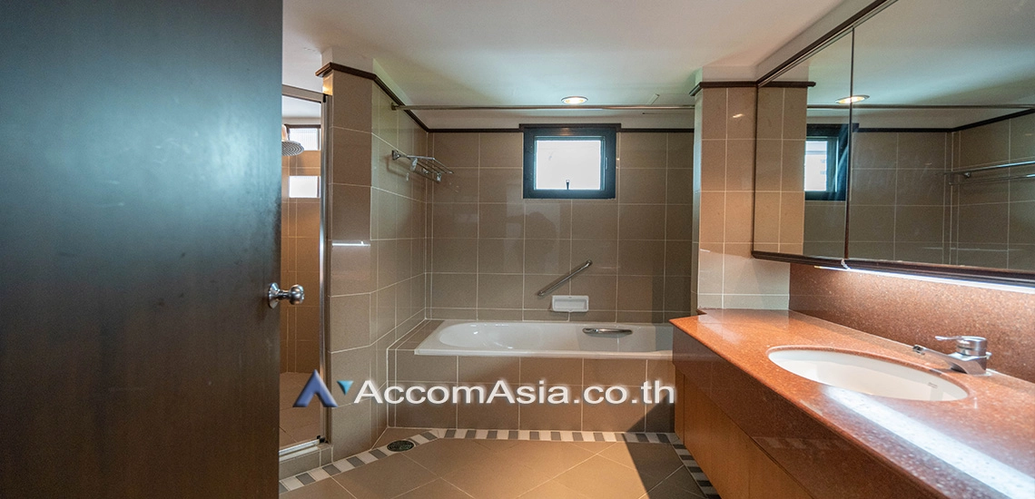 6  3 br Apartment for rent and sale in Sukhumvit ,Bangkok BTS Nana at Charming view of Sukhumvit AA19069