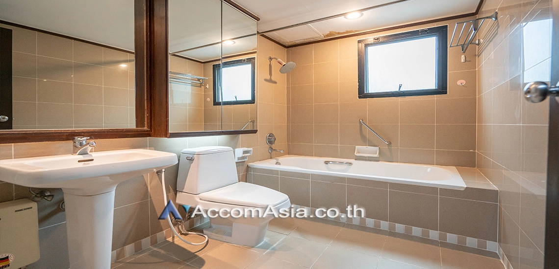 7  3 br Apartment for rent and sale in Sukhumvit ,Bangkok BTS Nana at Charming view of Sukhumvit AA19069
