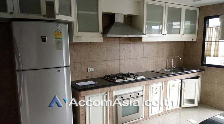 unitPet friendly |  3 Bedrooms  Apartment For Rent in Sukhumvit, Bangkok  near BTS Asok - MRT Sukhumvit (AA19070)