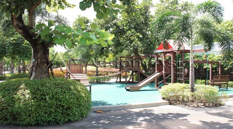  1  4 br House For Sale in Pattanakarn ,Bangkok  at Peaceful compound AA19083