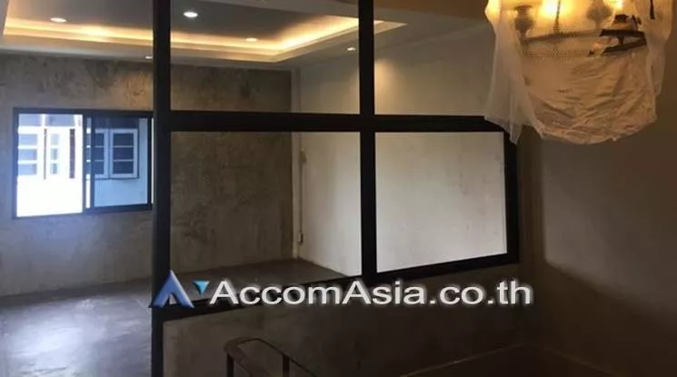  2  10 br Townhouse For Sale in Ratchadaphisek ,Bangkok MRT Huai Khwang AA19111