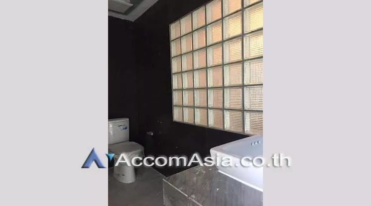  1  10 br Townhouse For Sale in Ratchadaphisek ,Bangkok MRT Huai Khwang AA19111