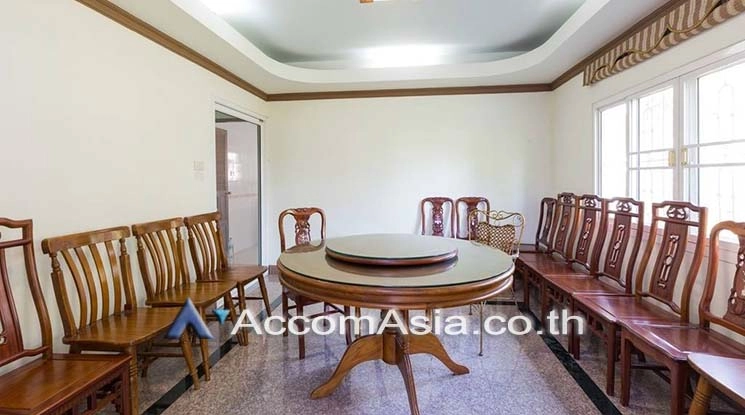 6  4 br House for rent and sale in Sukhumvit ,Bangkok BTS Phra khanong AA19116