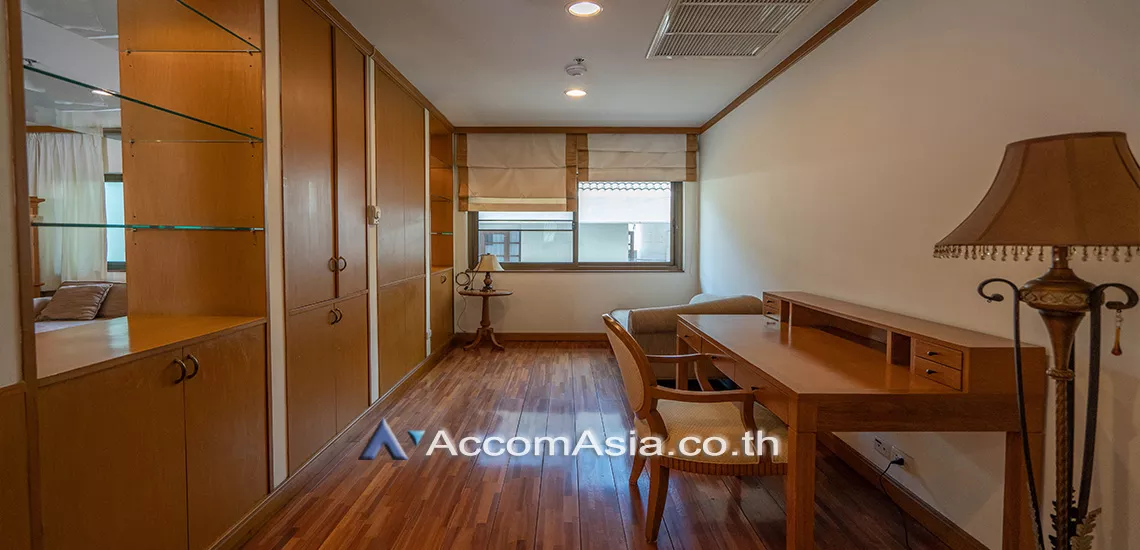unit 2 Bedrooms  Apartment For Rent in Sathorn, Bangkok  near BTS Chong Nonsi (AA19122)